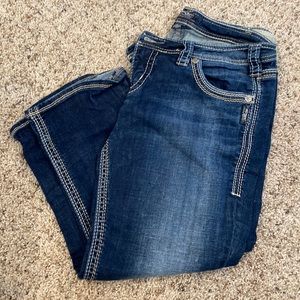 Silver Aiko Capri 33”